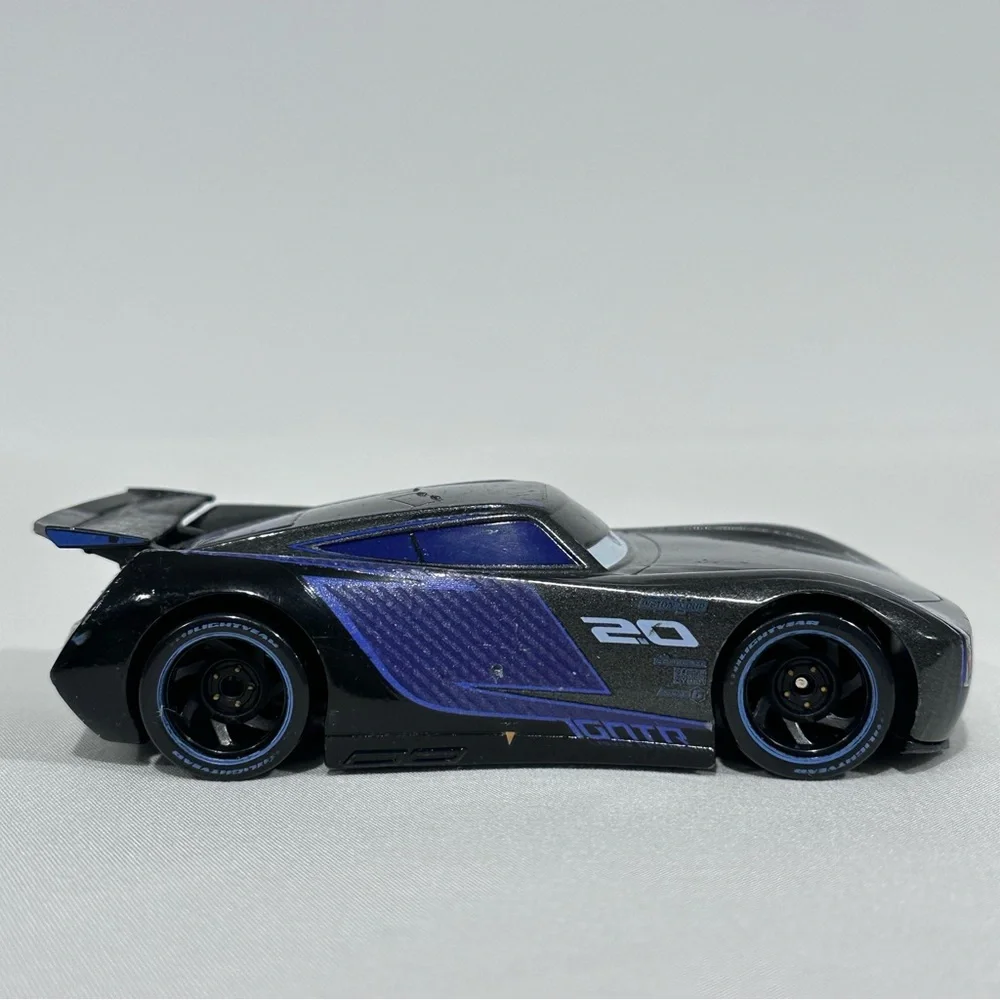 Disney Store Cars 1:43 Deluxe Jackson Storm Die-cast